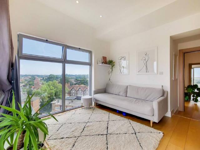 Sunrise Cafe, 115 Croydon Road, London, BR3 3RA, United Kingdom | 1 bed apartment for rent #139067877 | Rentberry