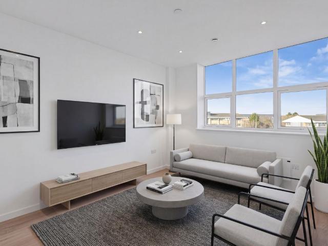 Sunrise Parkway, Milton Keynes MK14, 2 bed flat to rent, £1,375 pcm | PrimeLocation