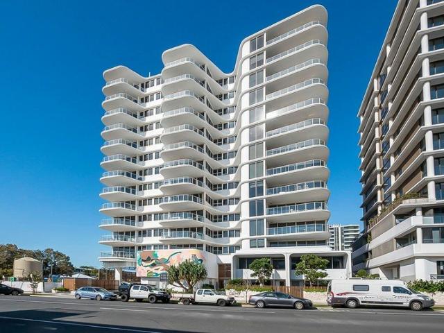 SUNRISE, SEA BREEZES & SOPHISTICATED LIVING THE DEL RAY, KIRRA