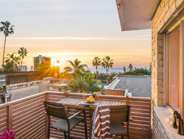 Sunrises, Sea Breezes & The Collaroy Lifestyle