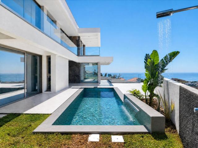 Sunset Villa – casa de 4 quartos com piscina e vista mar | R. 20197m² Ribeira Brava