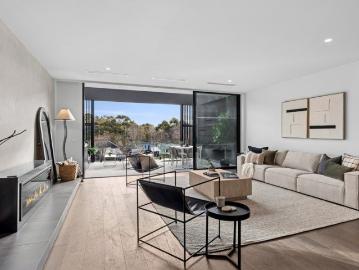 Sunsets, Serenity & Sophistication in the Heart of the Daylesford's Lake Precinct