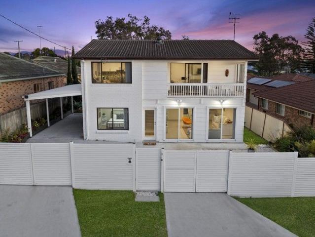 Beachside living with sub division DA pending for second dwelling!