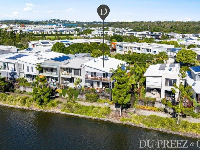Prime North Facing Waterfront in Prestigious Sunshine Cove