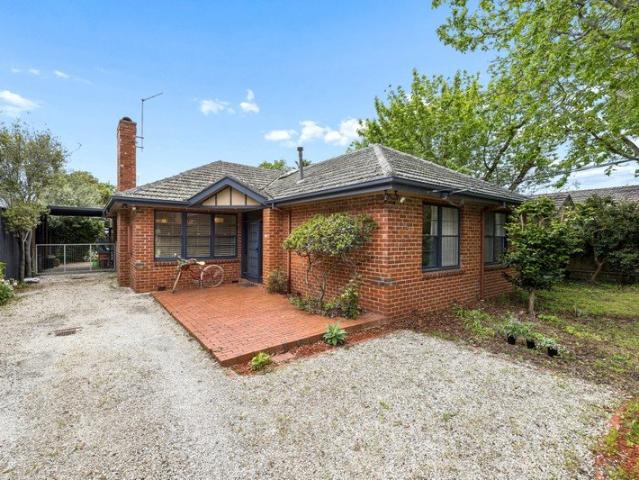Sunshine, Space and Seclusion on 835 sqm approx