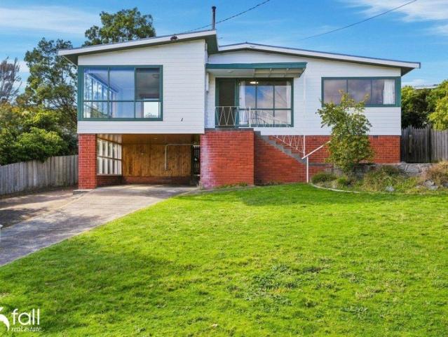 Sunshine, Space & Family Living in a Quiet Cul de Sac