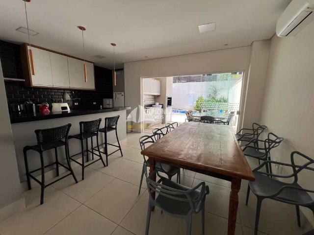 Sua casa dos sonhos, a alguns minutos da praia, em Juquehy!