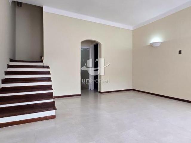 Sua Nova Casa no Grajaú: 4 Quartos e Edícula com Grande Potencial