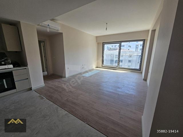 SUADİYE TONOZLU SOKAKTA SIFIR BİNADA BALKONLU 2+1 DAİRE