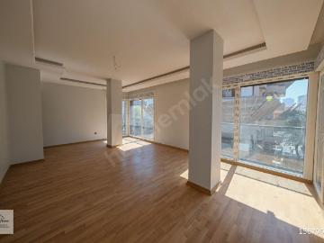SUADİYE BAĞDAT CADDESİ ÜZERİ 2+1 3 OTOPARKLI DEPOLU DAİRE