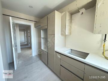 SUADİYE BAĞDAT CADDESİNE PARALEL SIFIR BİNA BALKONLU EBEVEYNLİ SATILIK 3+1 DAİRE