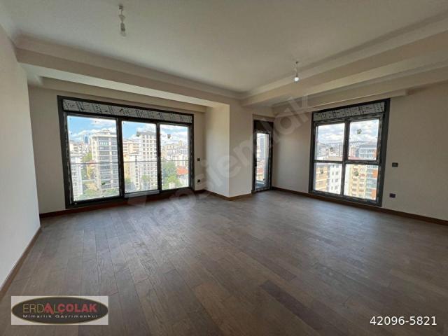 SUADİYE BAĞDATA ÇOK YAKIN 3+1 SİTE ÖZELLİKLİ LÜKS SIFIR SATILIK DAİRE