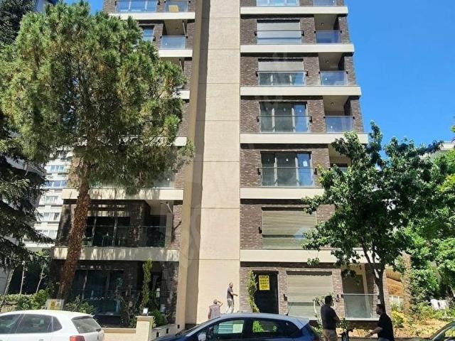 SUADİYE CADDE YÜRÜME MESAFESİ KISMİ DENİZ MANZARALI 2+1 SATILIK