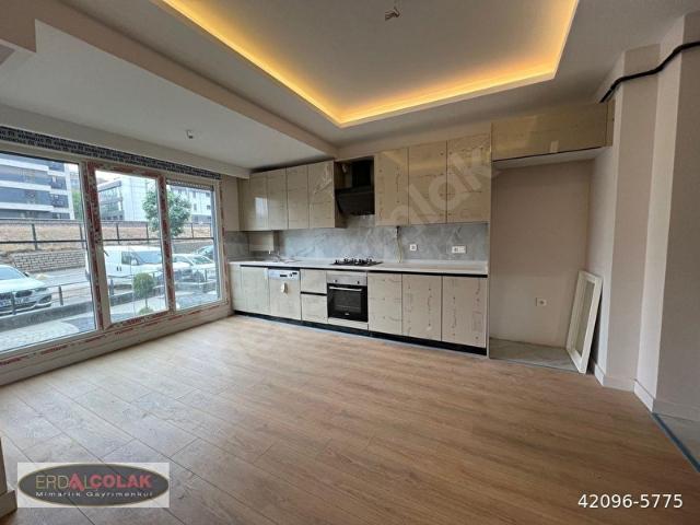 SUADİYE DE BAĞDATA ÇOK YAKIN 1+1 40M2 BALKONLU SIFIR YÜKSEK GİRŞ