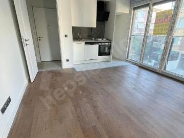 SUADİYE DE CADDEYE YAKIN,DENİZE YÜRÜME MESAFESİNDE 75M 2+1 YENİ
