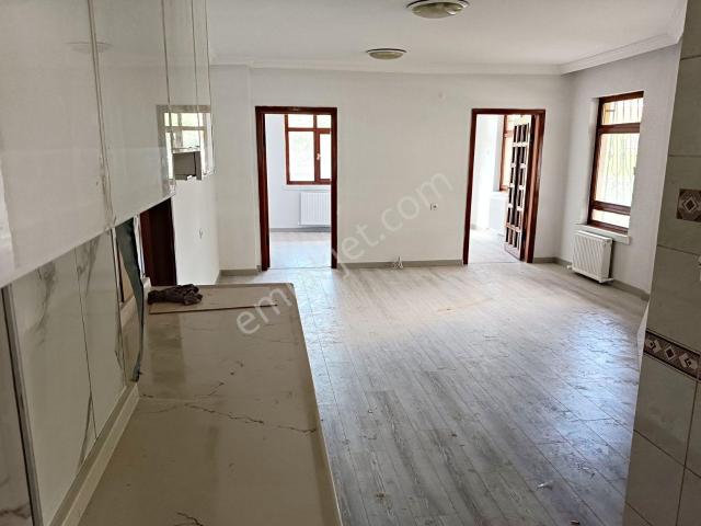 Suadiye Caddesine Çok Yakın 3+1 Kiralık Daire