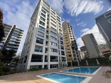 Suadiye Sahilde Denize 2 Adım Güvenlikli Havuzlu 110 M2 Lüx 2+1