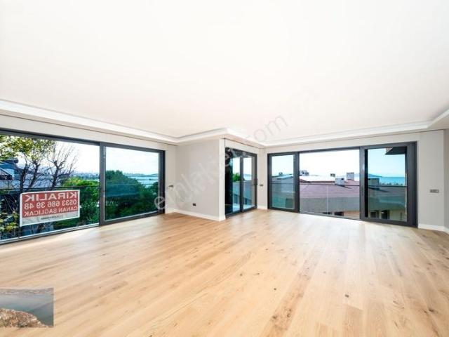 Suadiye Yalı Parsel'de Deniz Manzaralı Sıfır 4+1 Daire