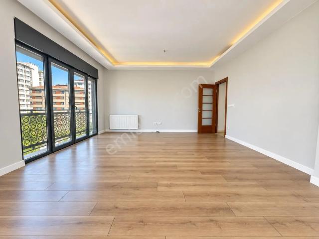 Suadiyede 3+1 Net 100m2 Ebv Banyolu Yeni Binada Boş Fırsat Daire