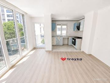 Suadiyede Bağdat Caddesi Yakını, Yerden Isıtmalı 2+1 Satılık