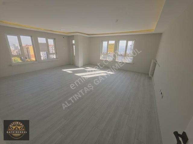 Suadiye'de Manzaralı, Yapılı 3+1 Kiralık Daire