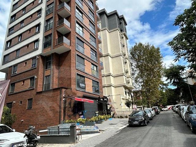Suadiyede sıfır caddeye yakın merkezi konum 2+1 daire