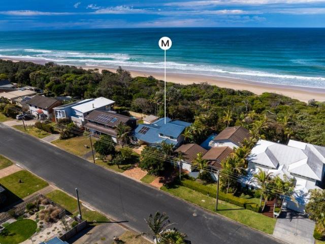 Subtle grandeur, directly backs beachfront reserve