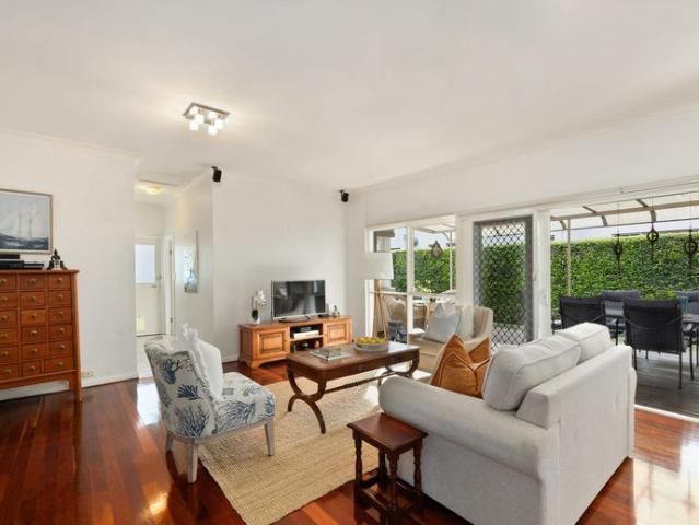 Suburban charm in tightly held locale