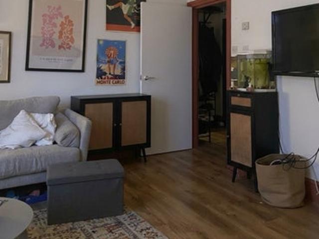 Sub letting studio flat