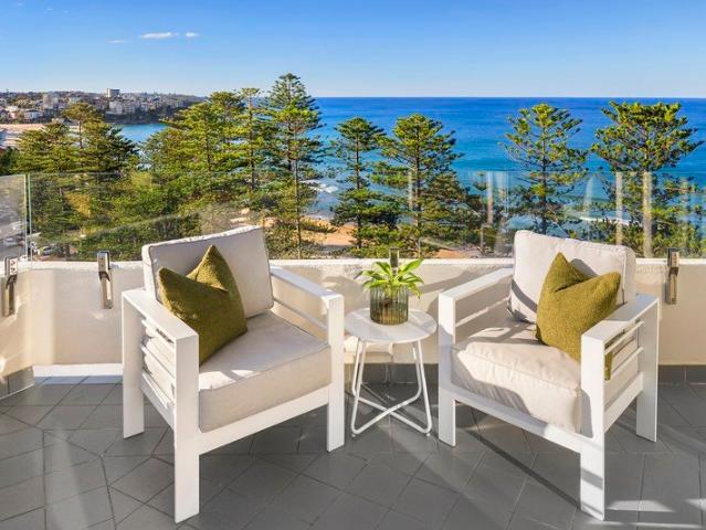 Sub Penthouse beachfront apartment in the iconic 'Trident' with uninterrupted views