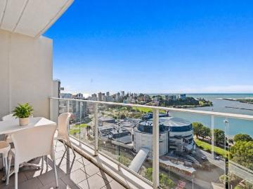 Sub Penthouse Luxury with Unrivalled Coastal Views