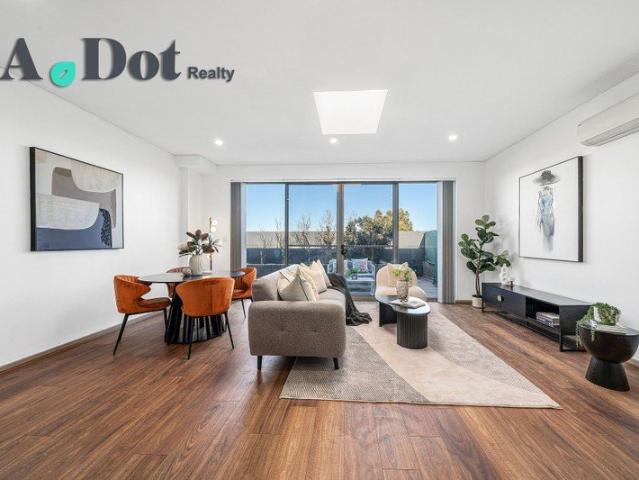 Sub Penthouse Living with Exceptional Space, Light & Privacy