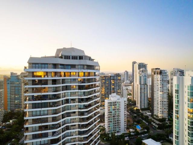 Sub Penthouse Luxury: Sweeping Views and Timeless Design