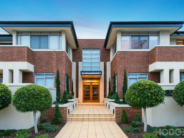 Sub Penthouse Prestige with Panoramic Views