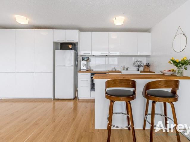 Sub penthouse 2 bedroom apartment