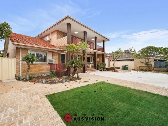 Subdividable! BIG HOME. BIG LAND. BIG FUTURE & WITH A GRANNY FLAT
