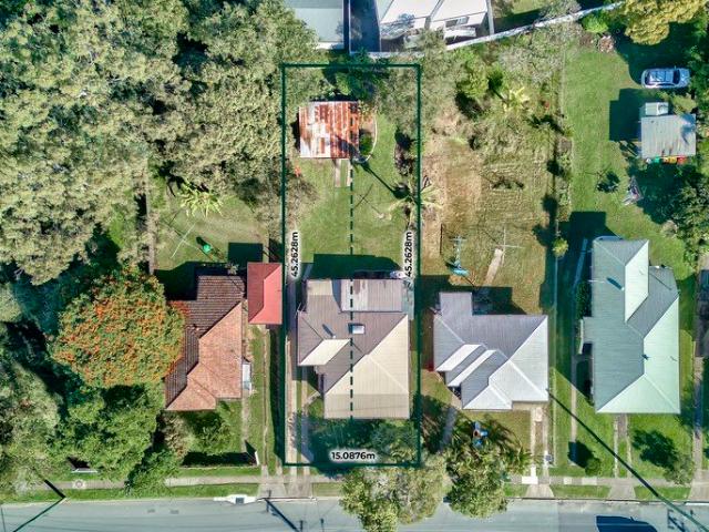 Subdivide, Develop or Land Bank in an Ultra Convenient Location