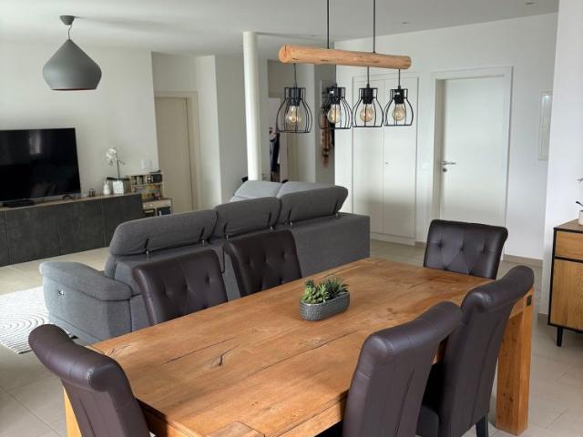 SUBENTRANTE CERCASI APPARTAMENTO 4,5 LOCALI 140 m²