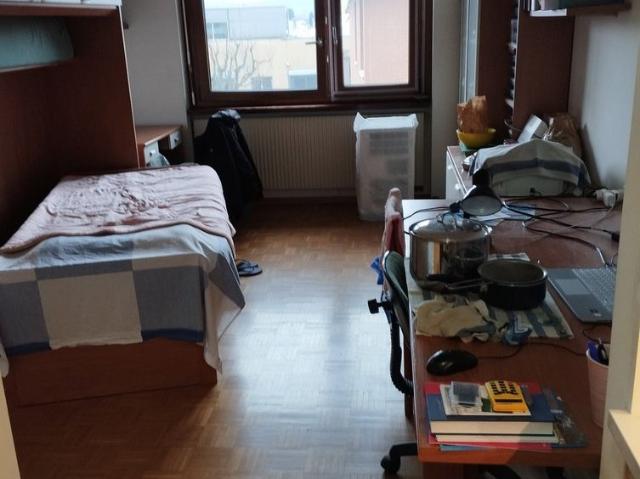 Subentrante cerco 1.5 locali pigione 590 chf + spese