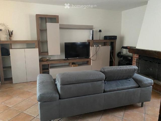 Subentrante per appartamento a Stabio