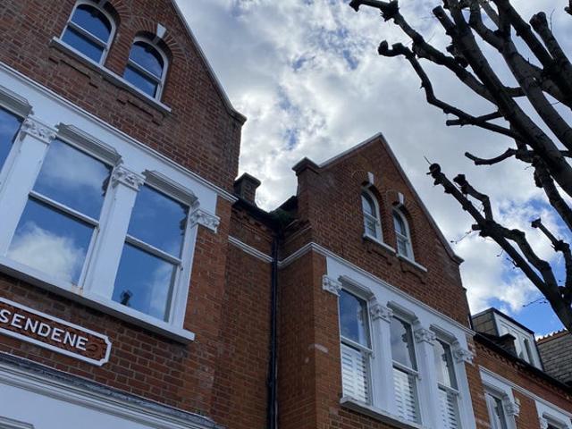 Subletting 1 2 Bedroom Flat 4 months min