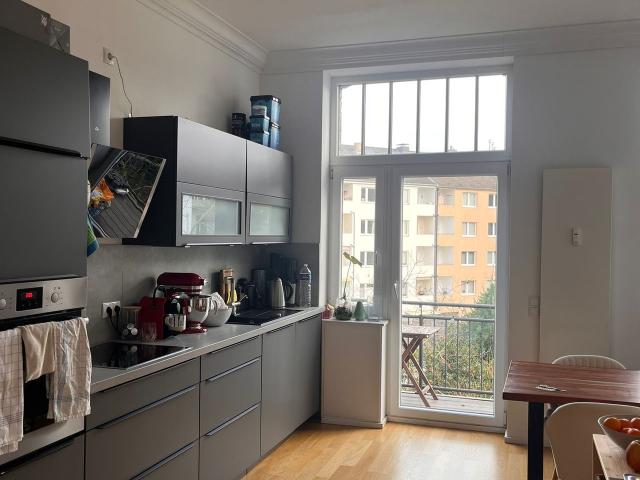 Sublet 01.27 04.27: Furnished 2 room old building apartment in Düsseldorf, Dusseldorf Amsterdam Apartments for Rent