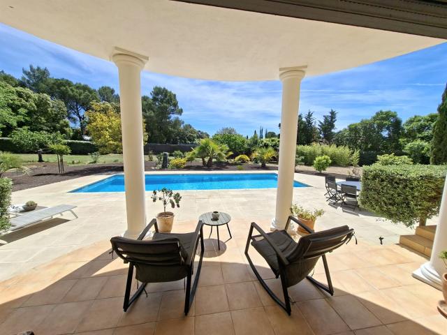 Sublime Neo Provencale 6 Pieces 184 M2 2700 M2 Terrain. 184m² La Motte