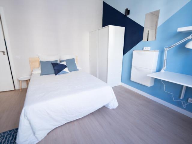 Sublime double bedroom with a balcony, in Dreta de l'Eixample
