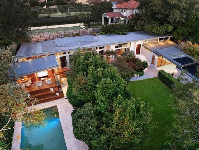 Sublime family estate on 1553sqm in a prime east side setting