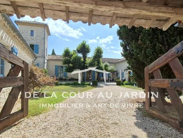Sublime havre de paix dans un écrin de verdure 364m² Montcuq