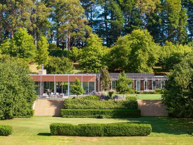 Sublime Russell Barrett Residence and Paul Bangay Garden