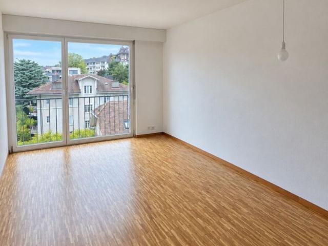 Sublime renovated 2.5 room apartment with a view of the Jura – Sous Gare