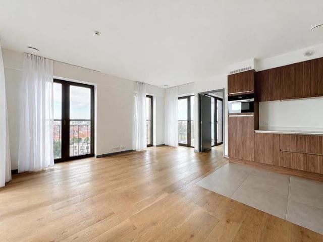 Sublime 1 bedroom flat with open view