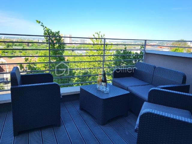 Terrasse xxl de 80m2, sur Ligne 11, vue Panoramique, Soleil ! Résidence récente!